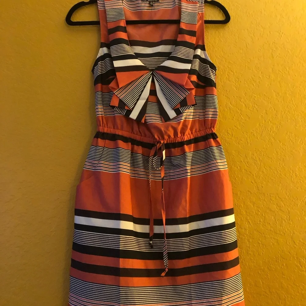 Small Women’s Bebop dress w/pockets beautiful collar detail . - Picture 1 of 4